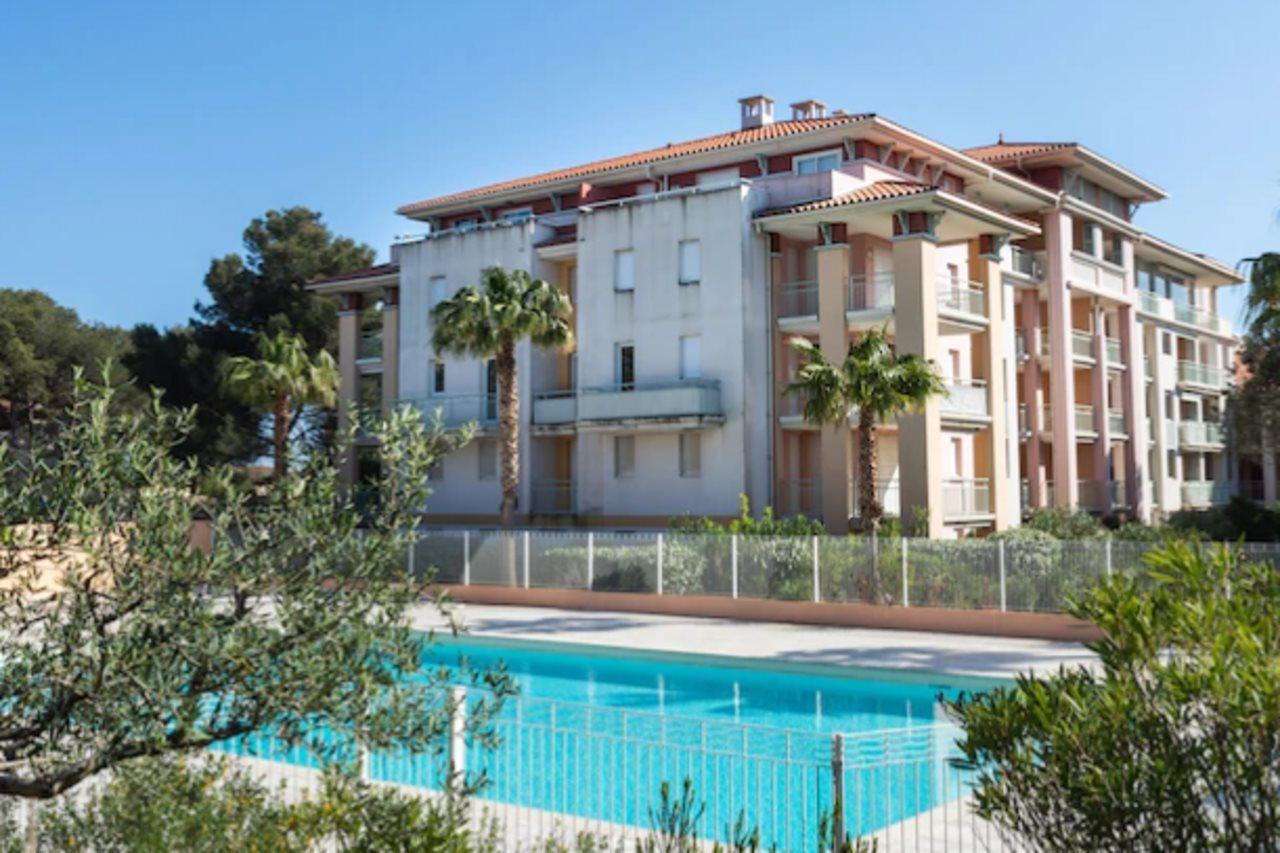Vacanceole - Les Calanques Du Parc Frejus Bagian luar foto